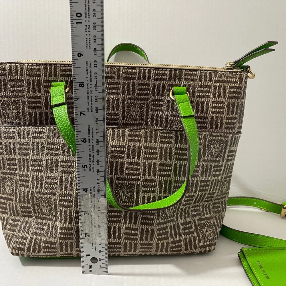 Anne Klein‎ Monogram Tote w/ Green Trim & ID Wallet | Zip Top